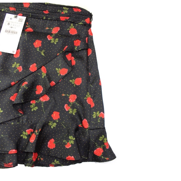 Zara NWT Bermuda Floral Print Satin Feel Shorts S - Picture 5 of 11